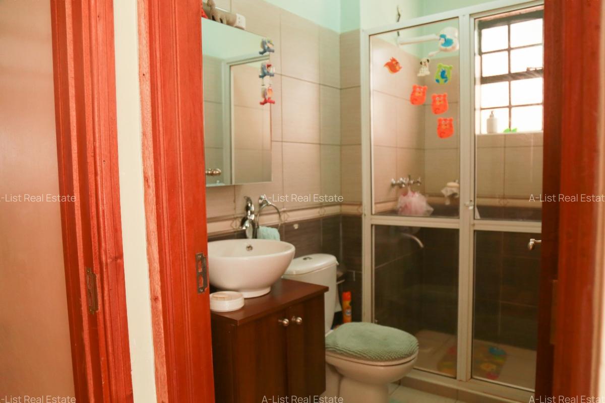 3 Bed Apartment with En Suite at Lavington - 13