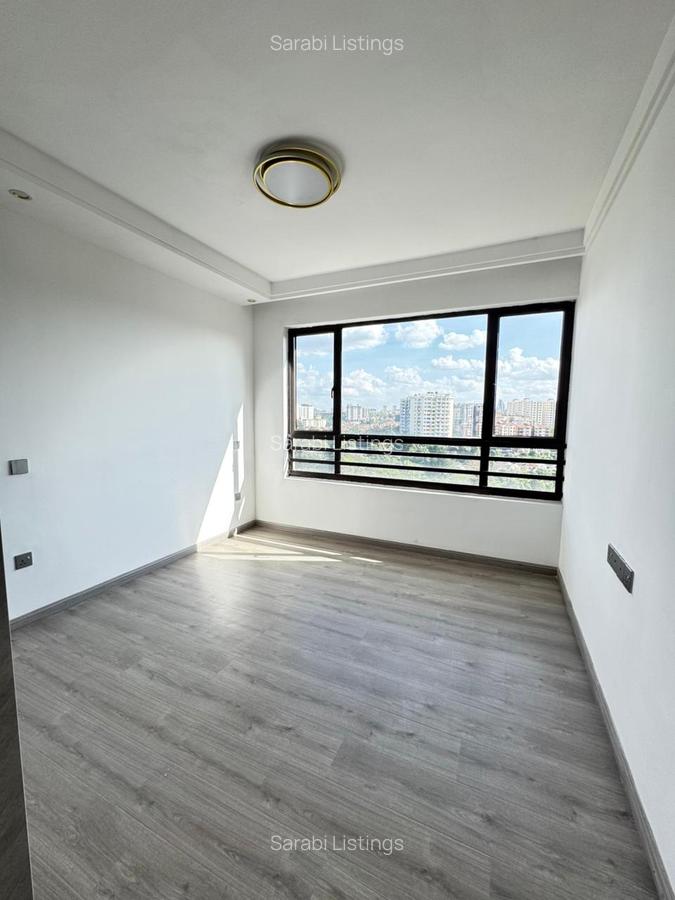 3 Bed Apartment with En Suite in Riverside - 3