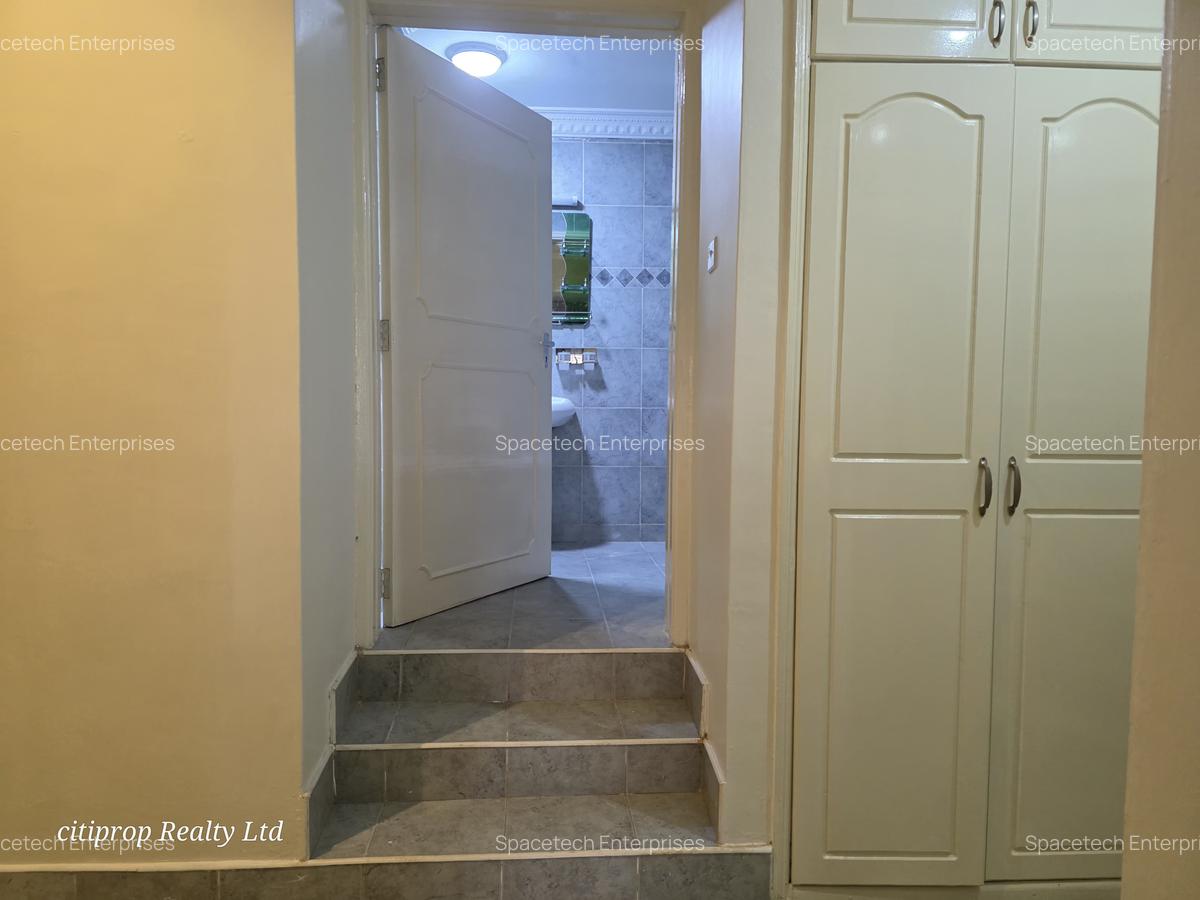 5 Bed House with En Suite in Runda - 15