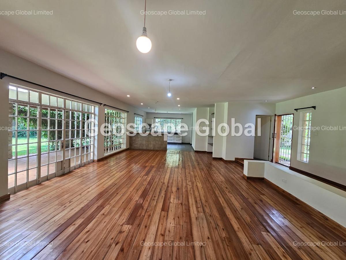 3 Bed House with En Suite in Ridgeways - 12