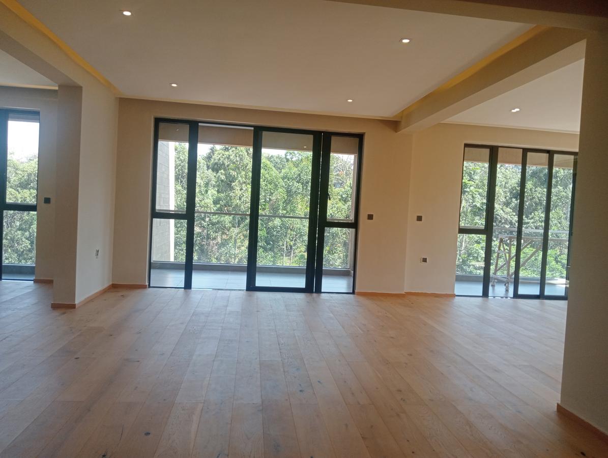 6 Bed House with En Suite at Nyari - 6