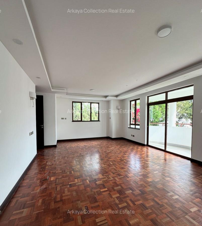 5 Bed Townhouse with En Suite in Lavington - 13