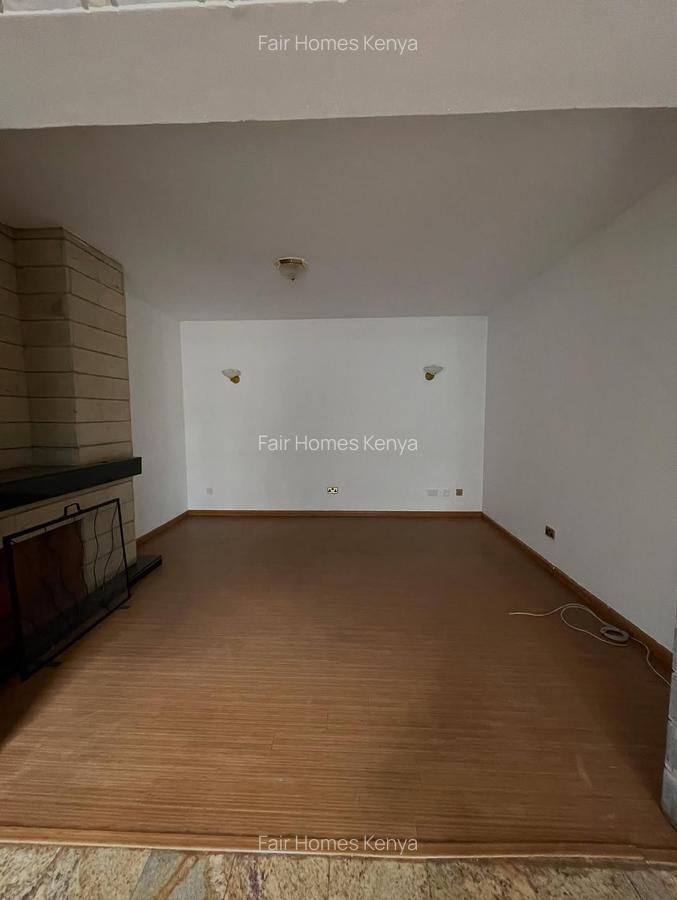 5 Bed Townhouse with En Suite at Lavington Green - 3