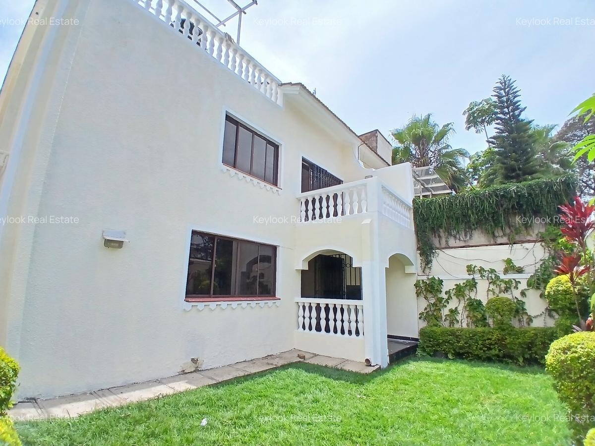 4 Bed Townhouse with En Suite at Lavington Green - 2
