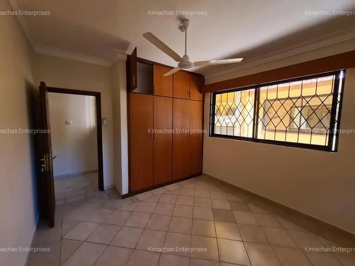 3 Bed Apartment with En Suite at Moyne Drive Nyali - 12