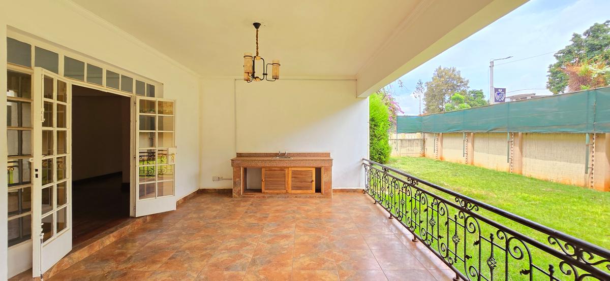 5 Bed Townhouse with En Suite at Apple Cross - 3