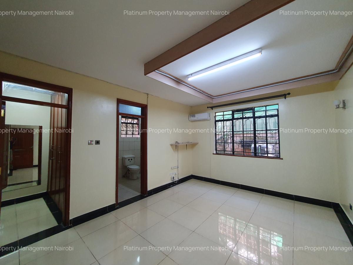 4 Bed Apartment with En Suite at Mpaka Rd - 18