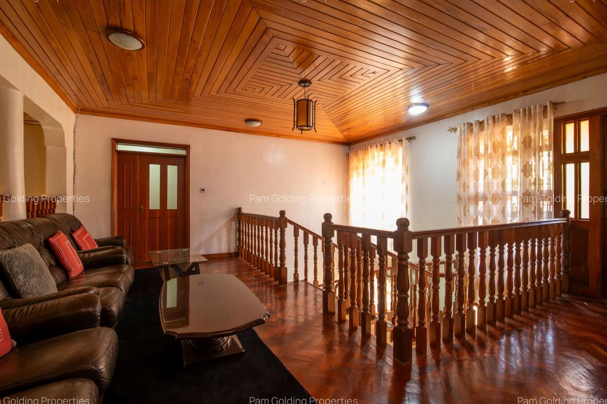 5 Bed House in Runda - 3