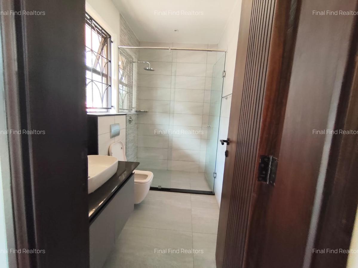 4 Bed House with Garden in Runda - 12