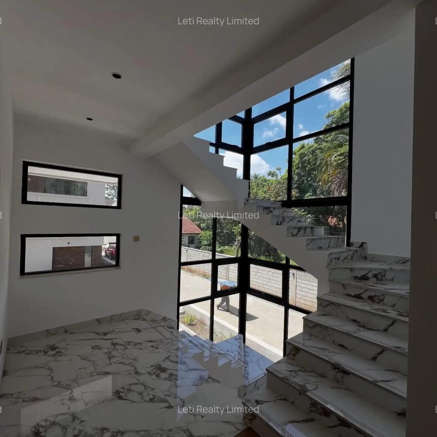 5 Bed Townhouse with En Suite in Lavington - 6