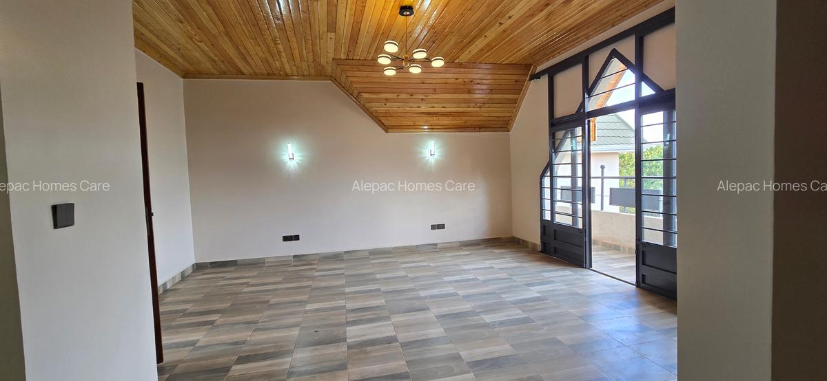 5 Bed Townhouse with En Suite at Varsityville - 12