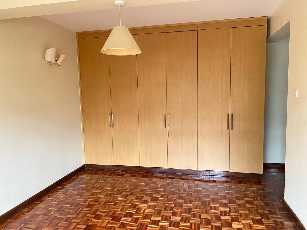 5 Bed Townhouse with En Suite in Lavington - 11