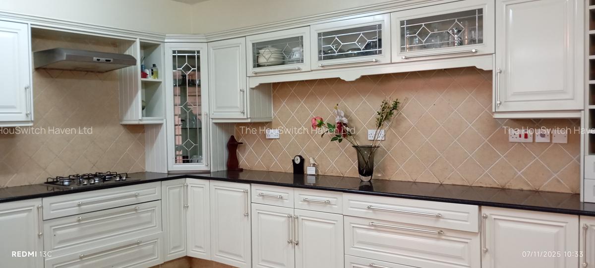 5 Bed Townhouse with En Suite at Off Kabasirian Road - 8