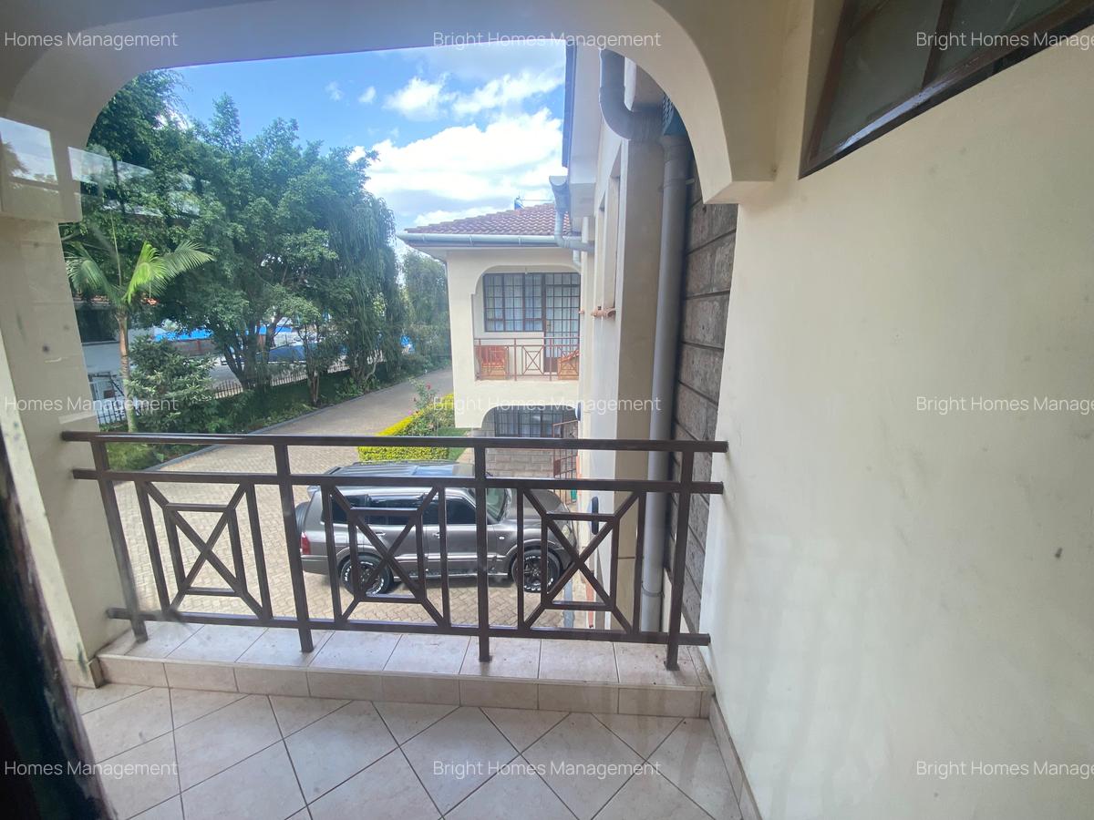 5 Bed Townhouse with En Suite in Lavington - 18