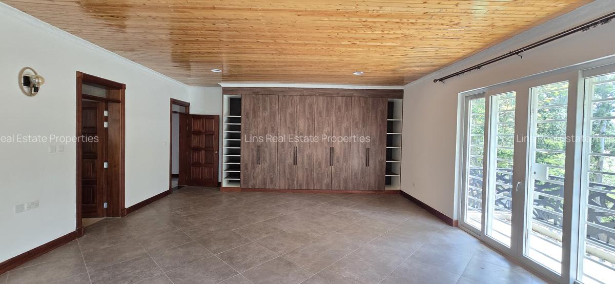 5 Bed House with En Suite in Rosslyn - 7