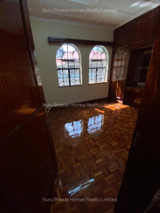 5 Bed Townhouse with En Suite in Nyari - 18