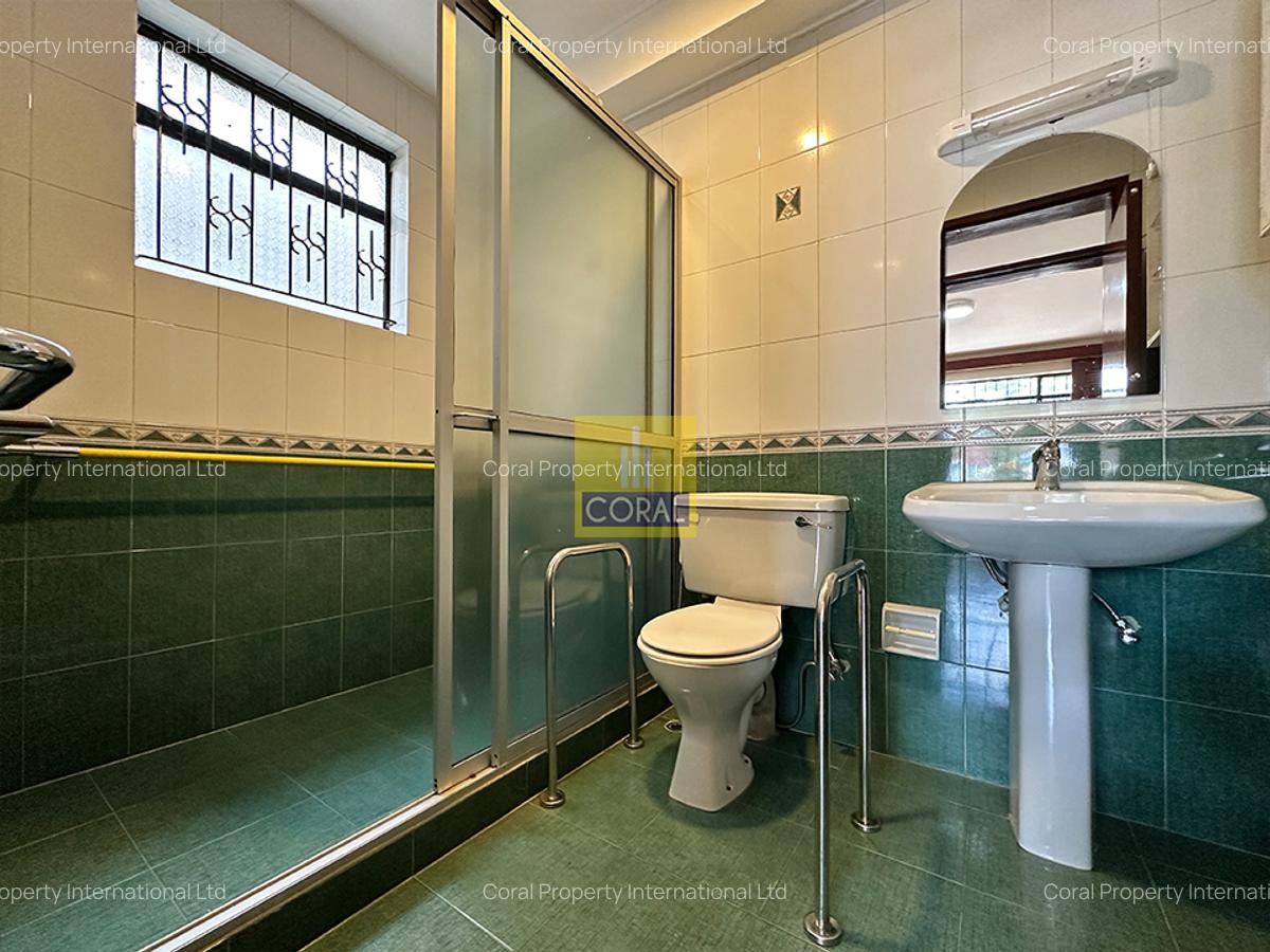 5 Bed Townhouse in Brookside - 9