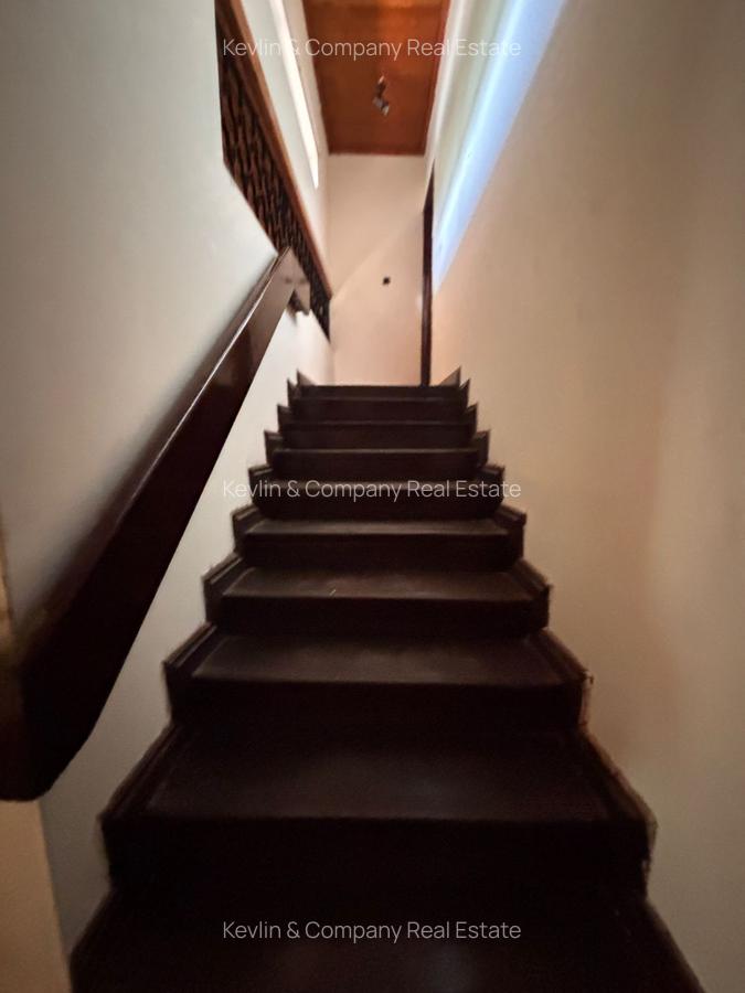 4 Bed House with Garden in Riverside - 7