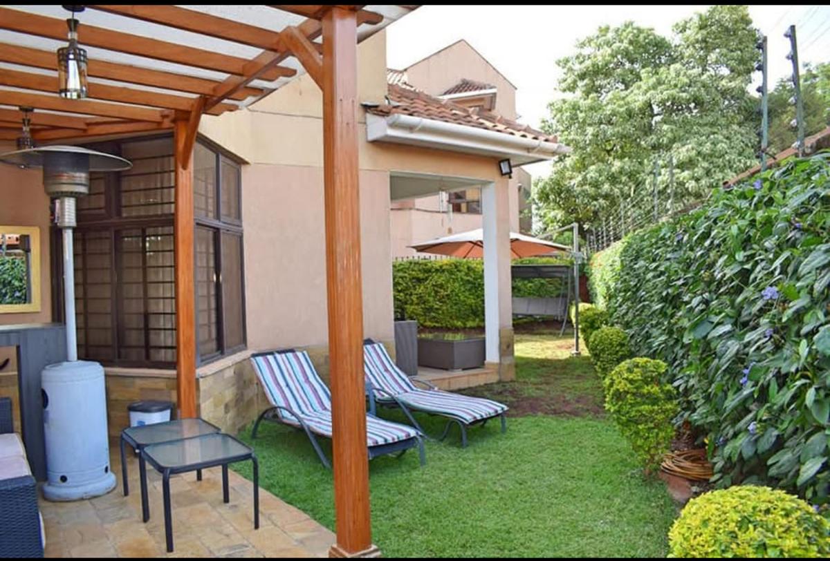 6 Bed Townhouse with En Suite in Lavington - 1