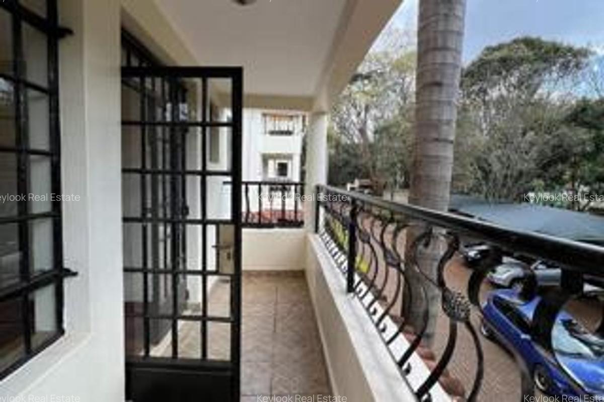 5 Bed Townhouse with En Suite at Lavington Green - 10