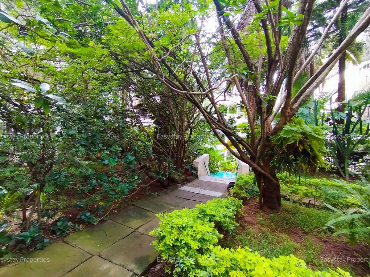 2 Bed Apartment with En Suite in Riverside - 3