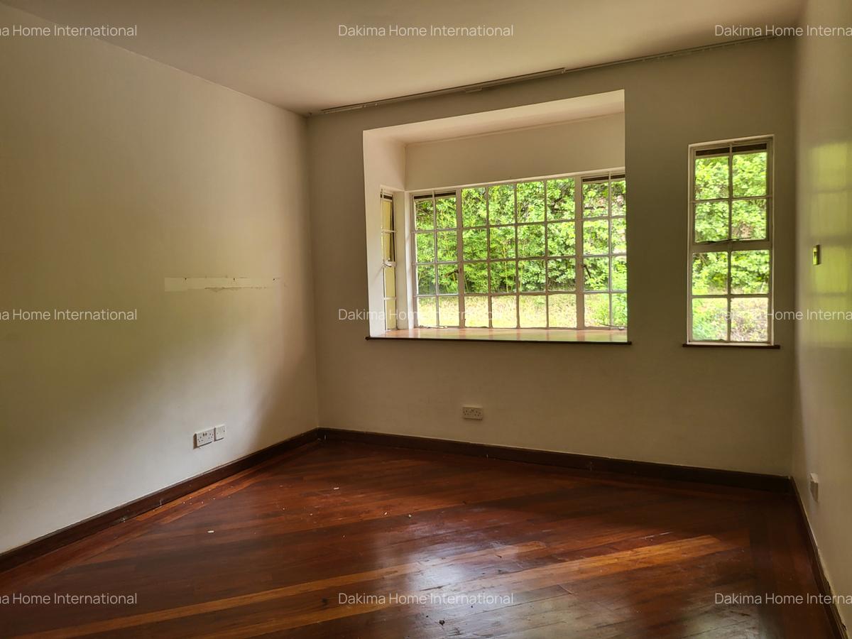 5 Bed Townhouse with En Suite in Rosslyn - 9