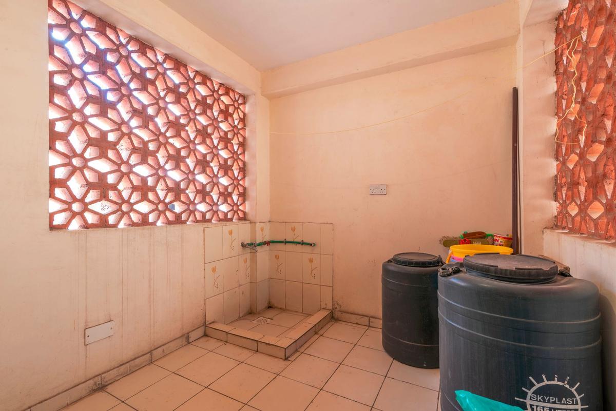 2 Bed Apartment with En Suite in Syokimau - 8