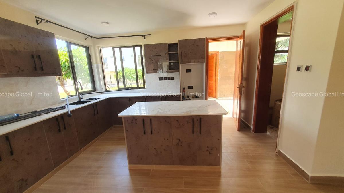4 Bed House with En Suite in Karen - 3