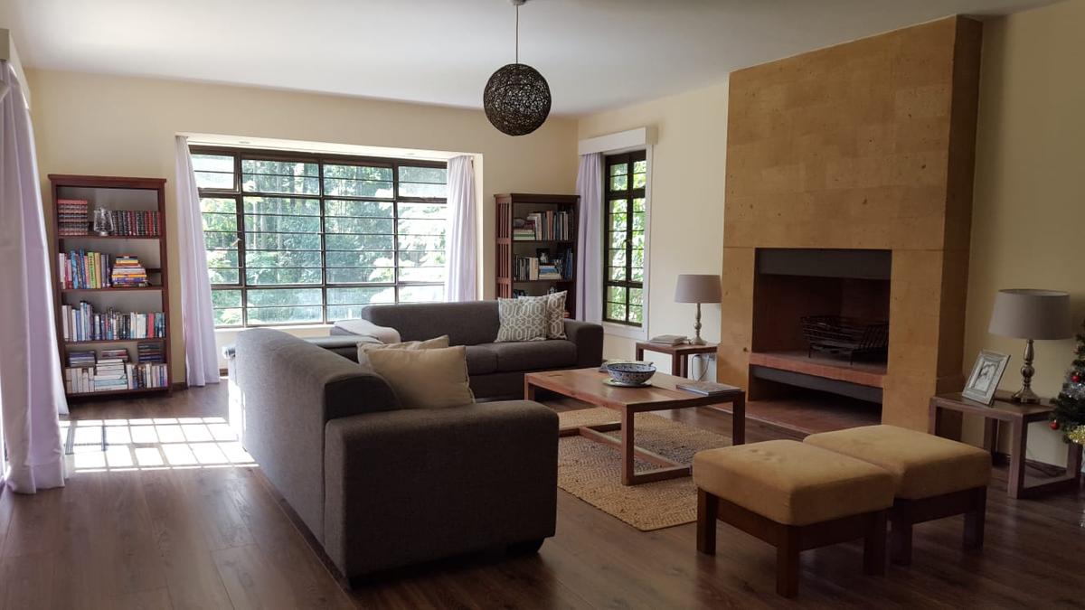 4 Bed House with En Suite in Rosslyn - 12