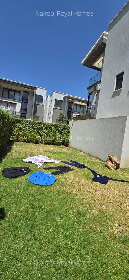 5 Bed Townhouse with En Suite at Lavington Green - 3