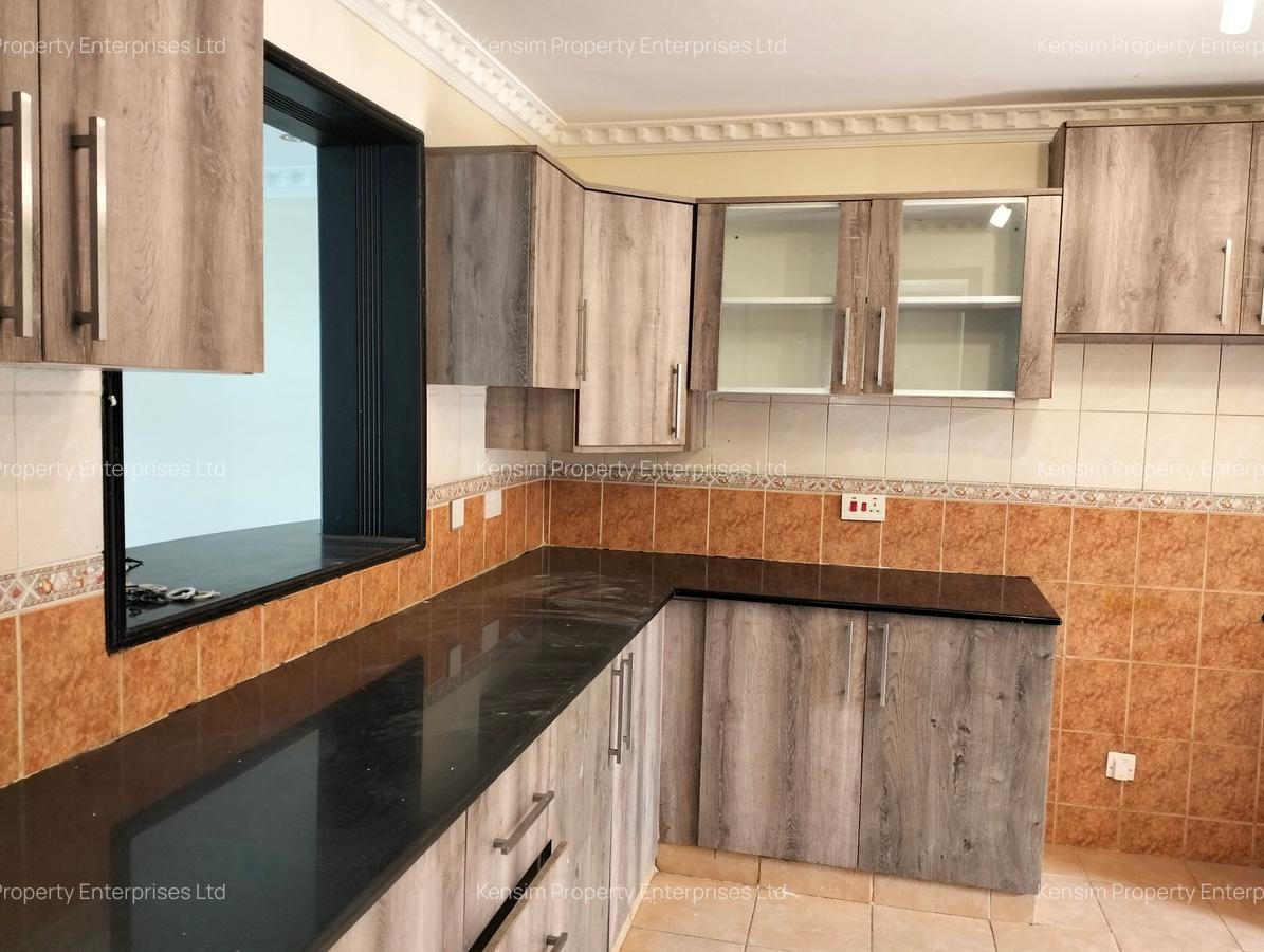 5 Bed Townhouse with En Suite in Lavington - 11