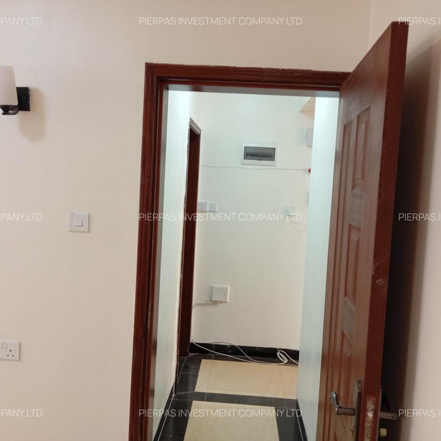 5 Bed Townhouse with En Suite in Lavington - 9