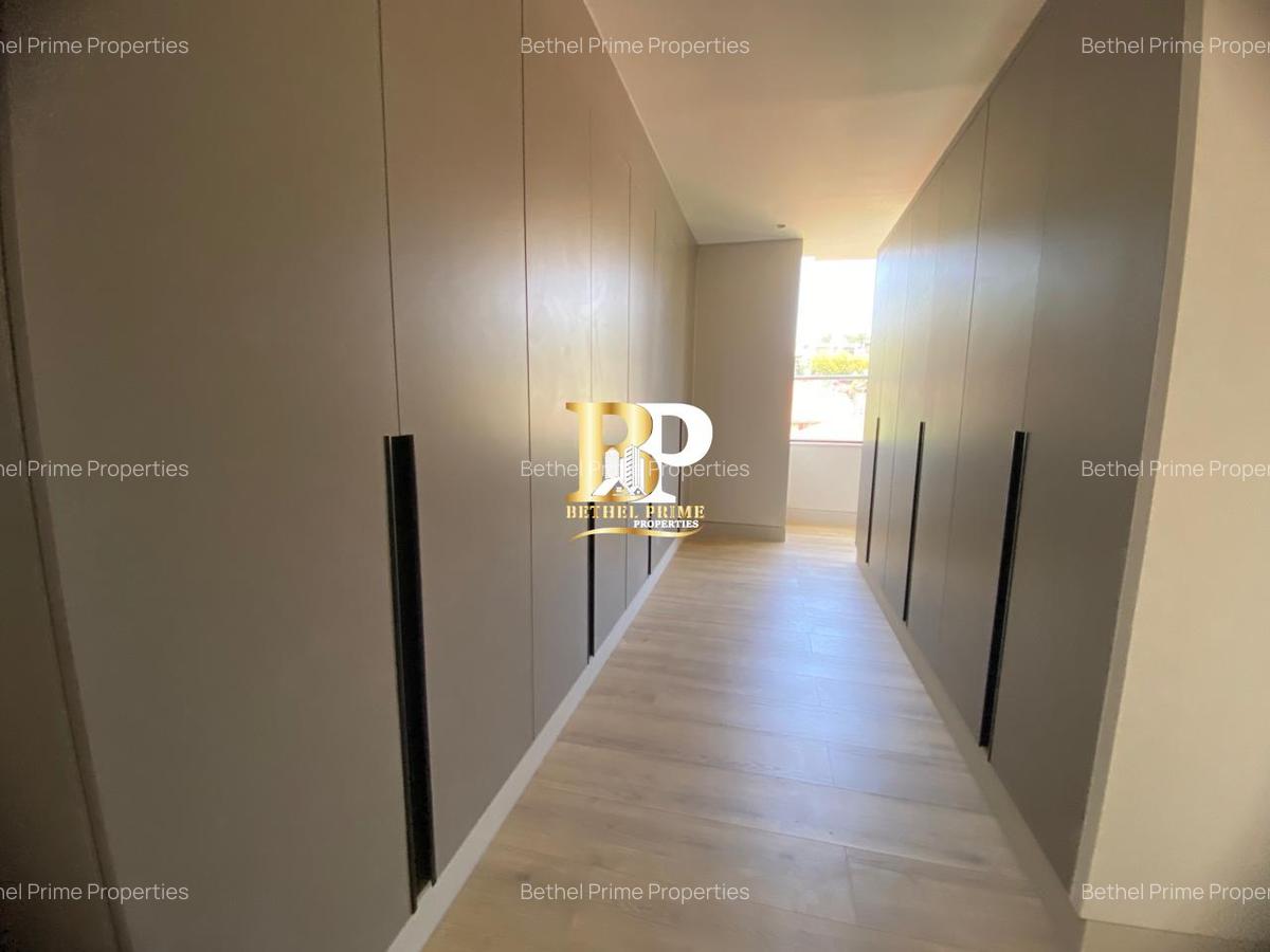 5 Bed Villa with En Suite at Grevillea Groove - 12