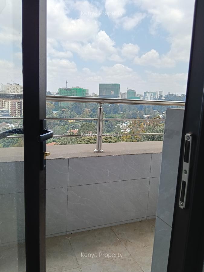 3 Bed Apartment with En Suite at Riverside Drive - 2