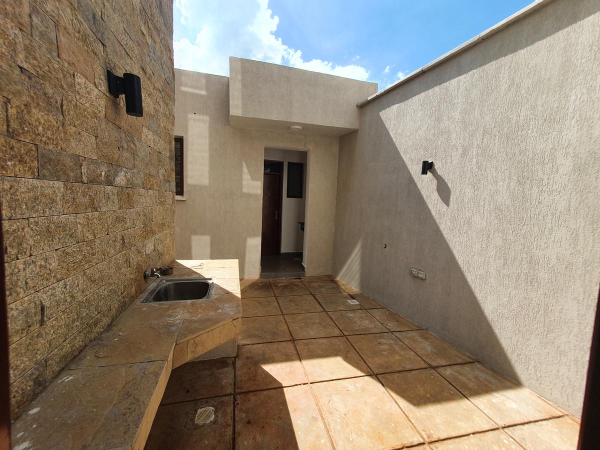 4 Bed House with En Suite in Runda - 5