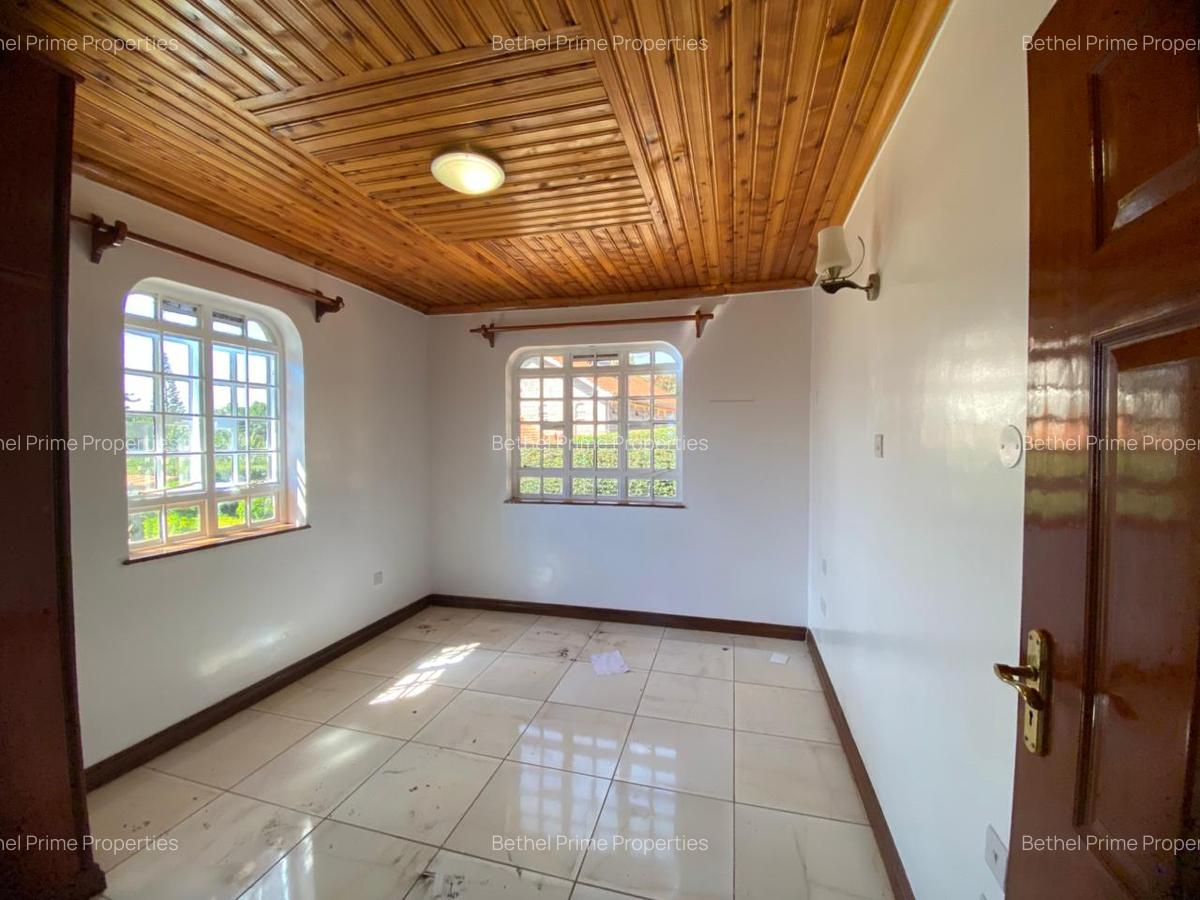 5 Bed House with En Suite in Nyari - 8