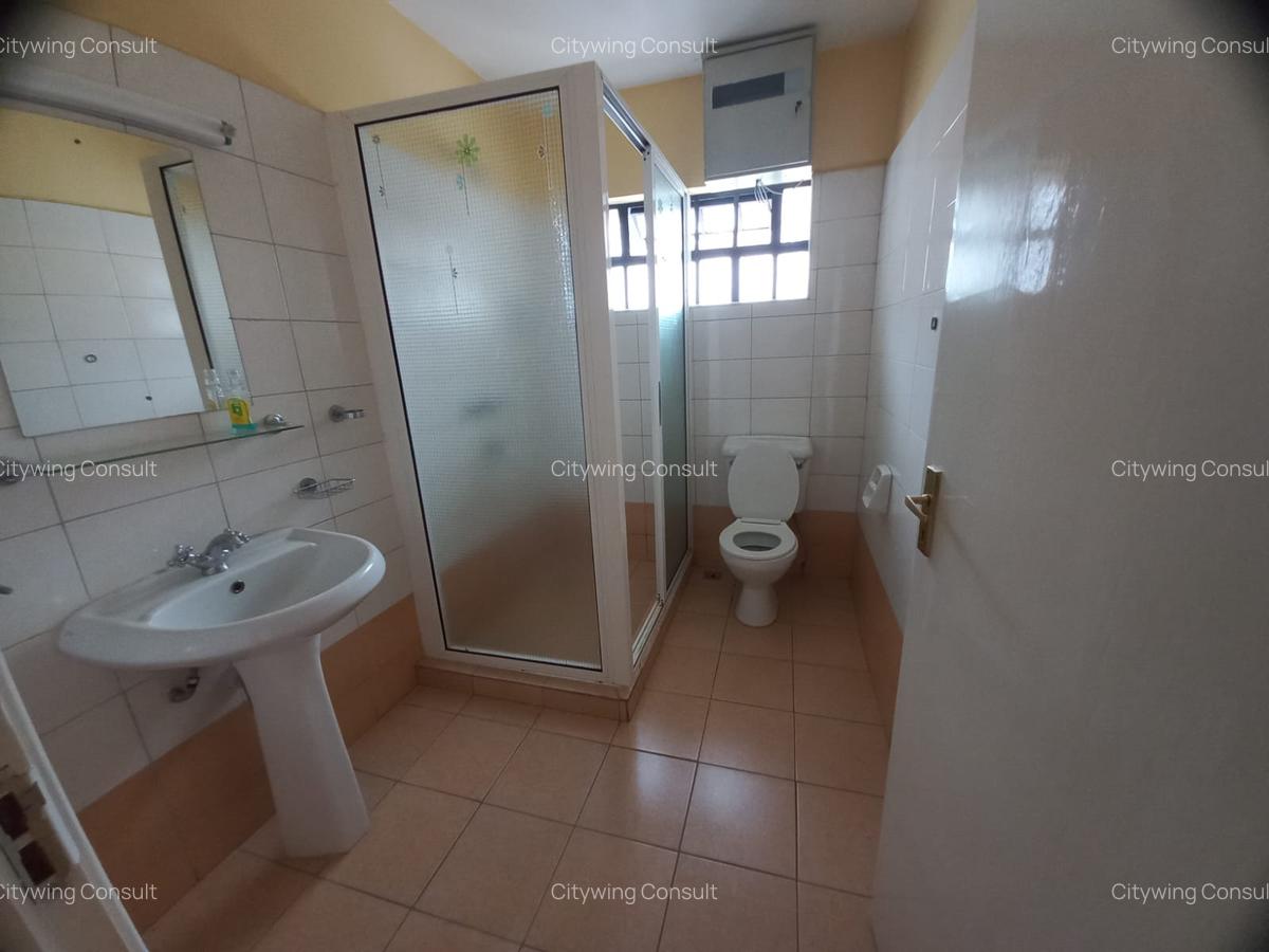 5 Bed Townhouse with En Suite at School Lane - 12