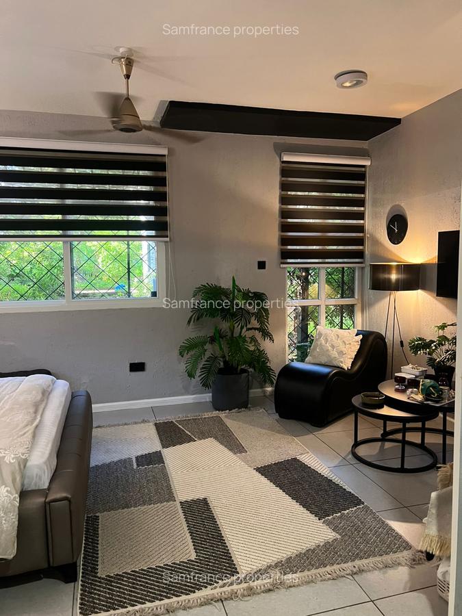 3 Bed Apartment with En Suite at Green Wood - 9