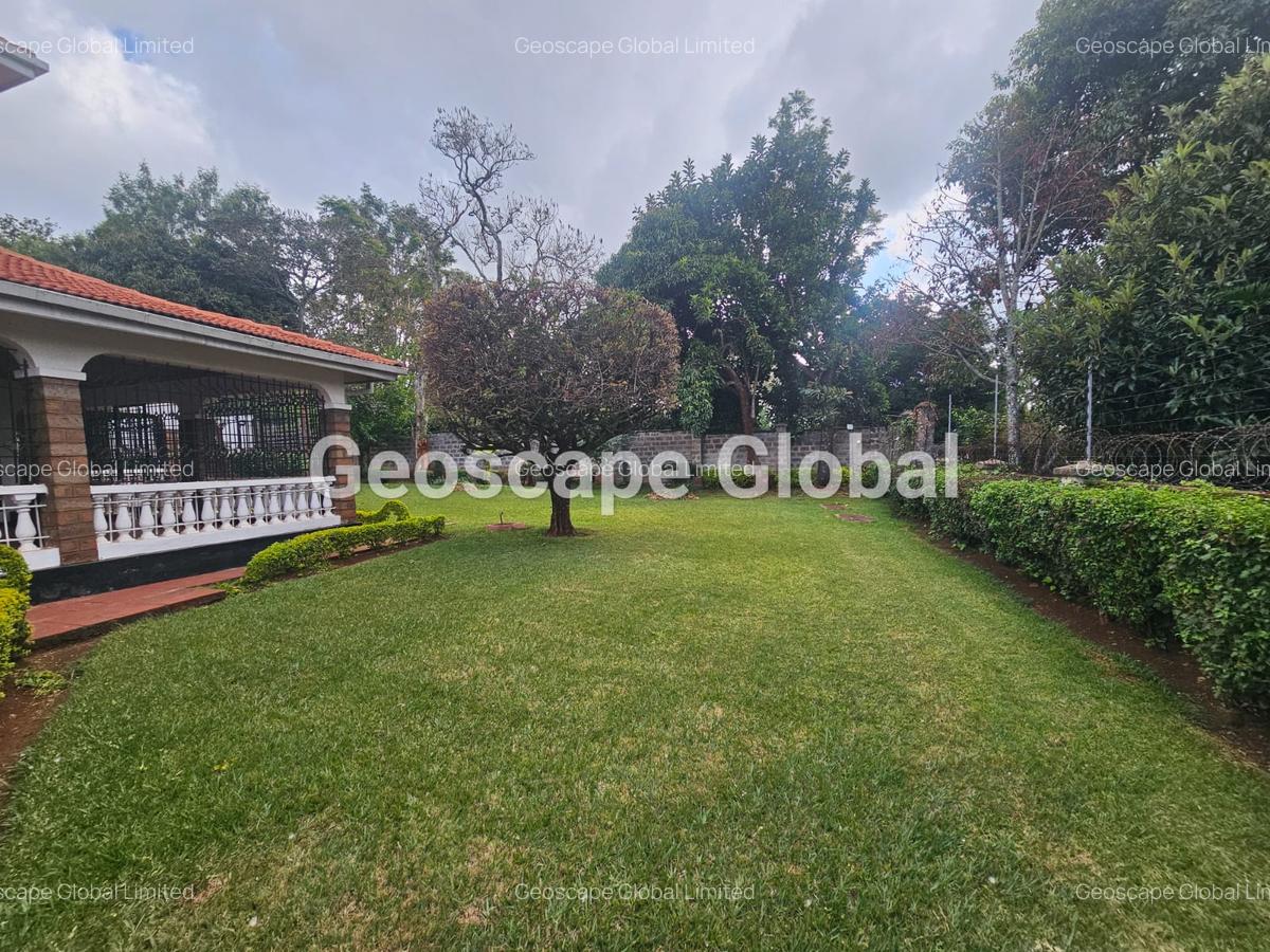 4 Bed House with En Suite in Rosslyn - 16