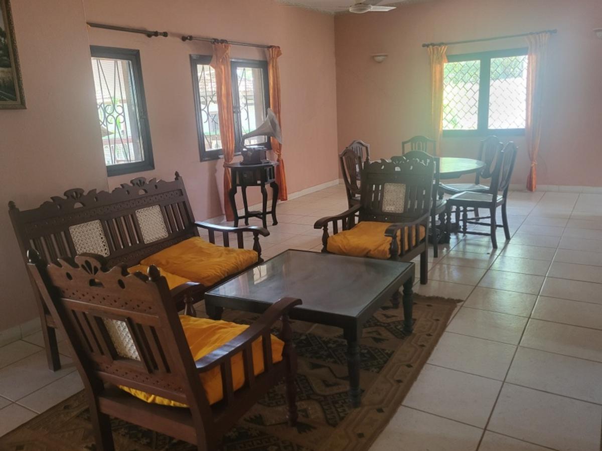 3 Bed House with Staff Quarters in Malindi - 9