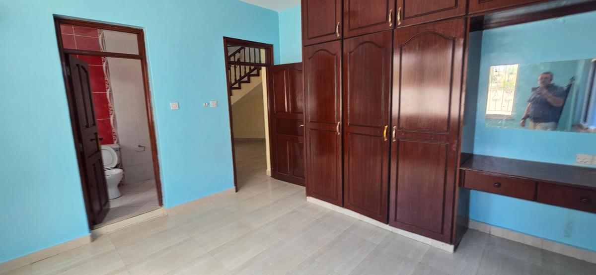 5 Bed Townhouse with En Suite in Nyali Area - 11