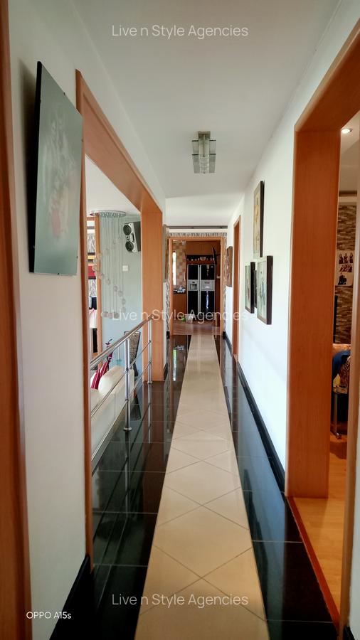 6 Bed House with En Suite in Runda - 12