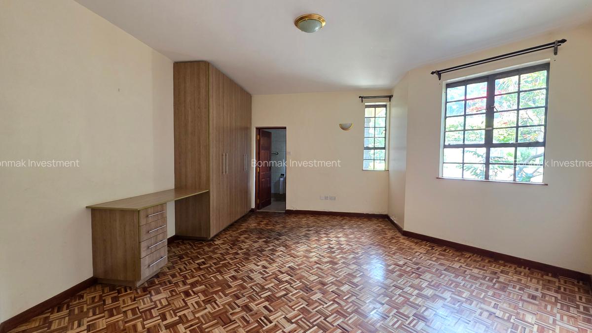 5 Bed Townhouse with En Suite at Old Kitusuru - 13
