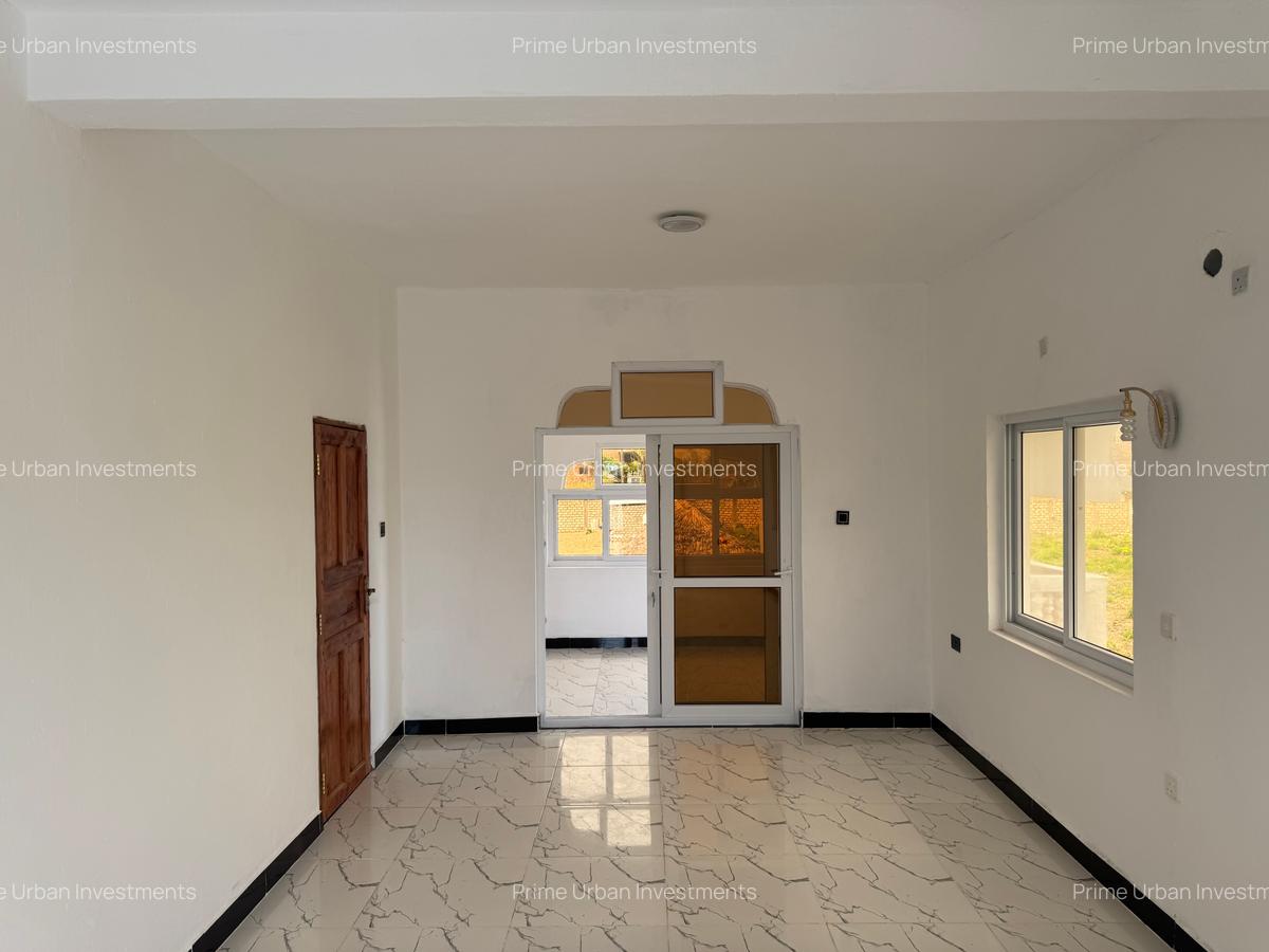 6 Bed Townhouse with En Suite in Watamu - 4