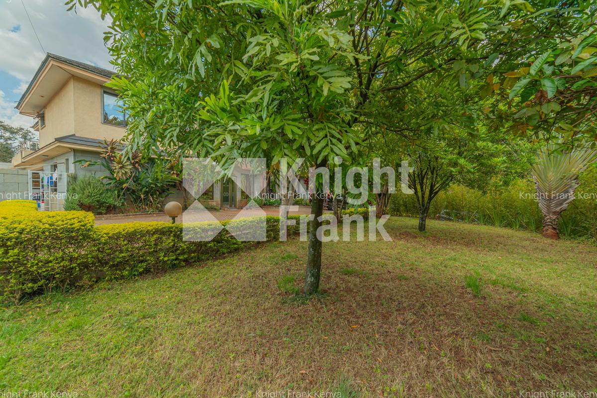 4 Bed Townhouse with En Suite in Hill View - 5