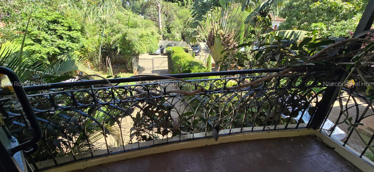4 Bed Townhouse with En Suite at Lavington Green - 20