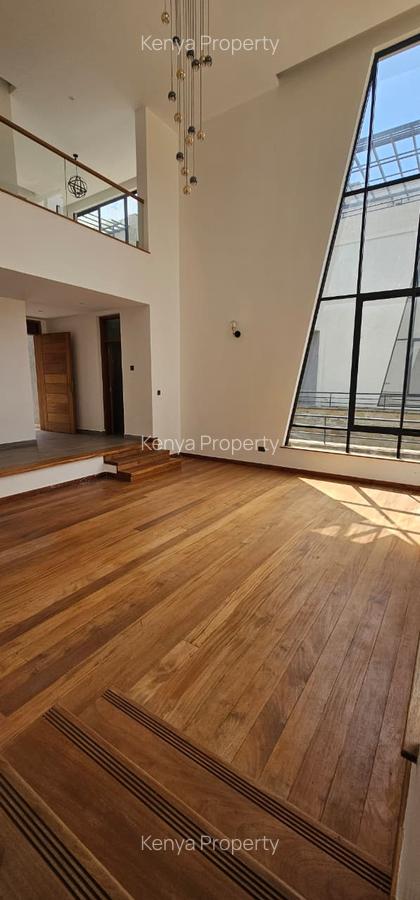 5 Bed Villa with En Suite in Lavington - 2