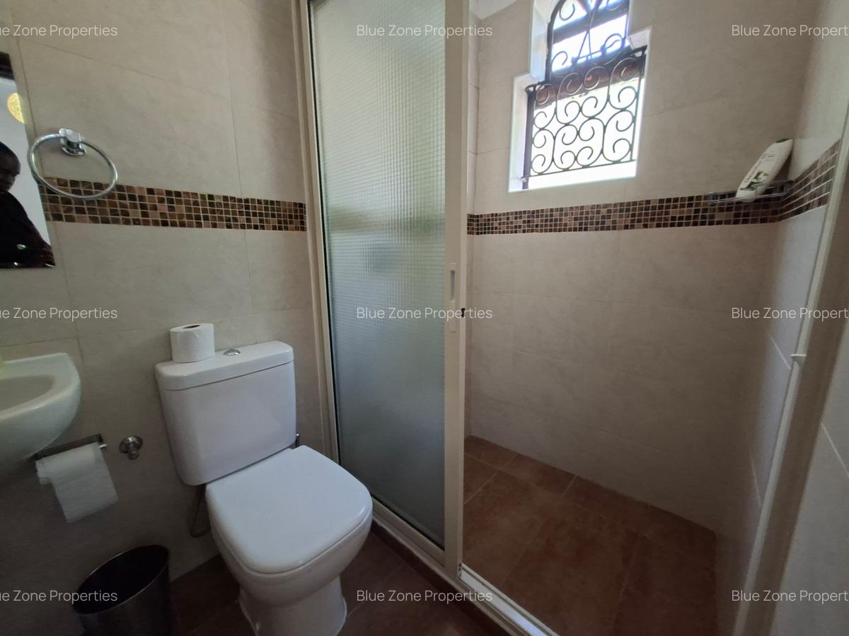 5 Bed Townhouse with En Suite at Ibis Crescent - 11