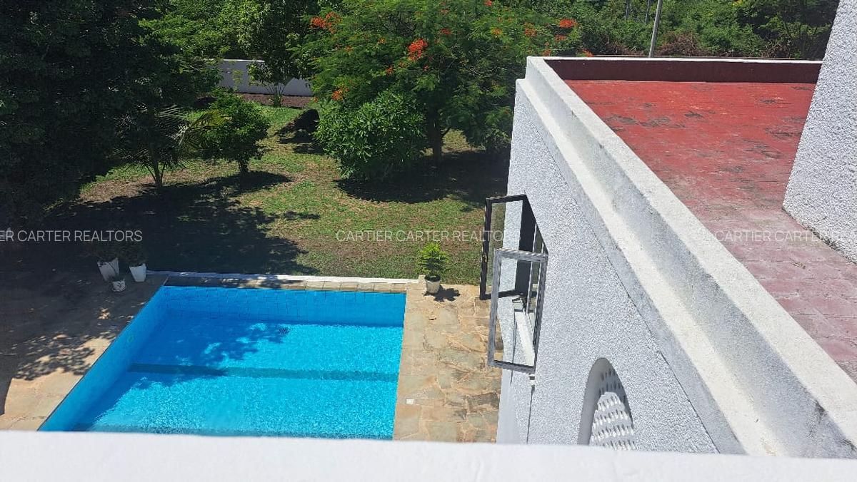 5 Bed Townhouse with En Suite in Diani - 3