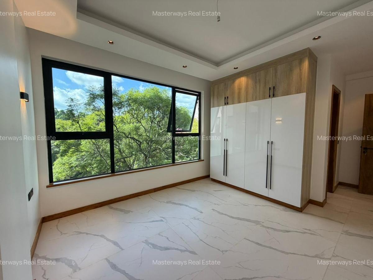 2 Bed Apartment with En Suite at Peponi Road - 11